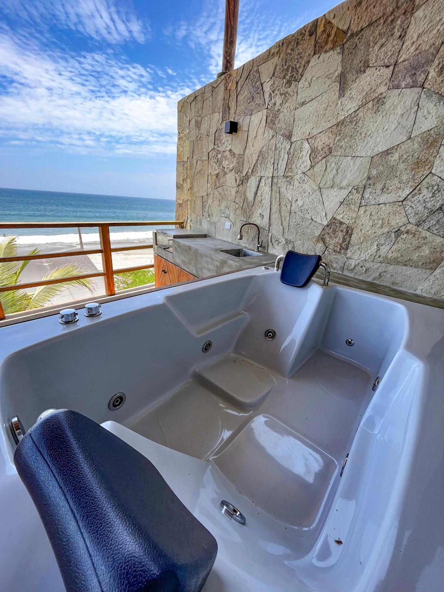 Diem Vichayito Beachfront Eco-Luxury Exterior photo